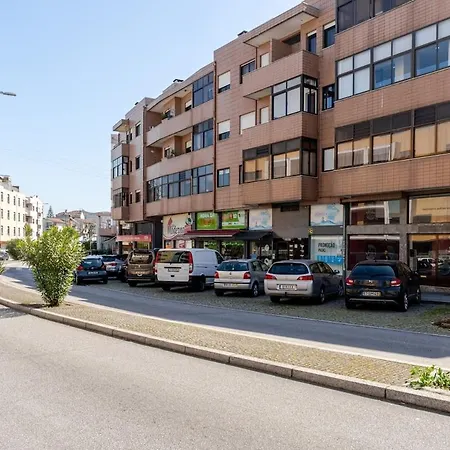 Hostwise - Spacious & Stylish Flat With Garage * Ermesinde